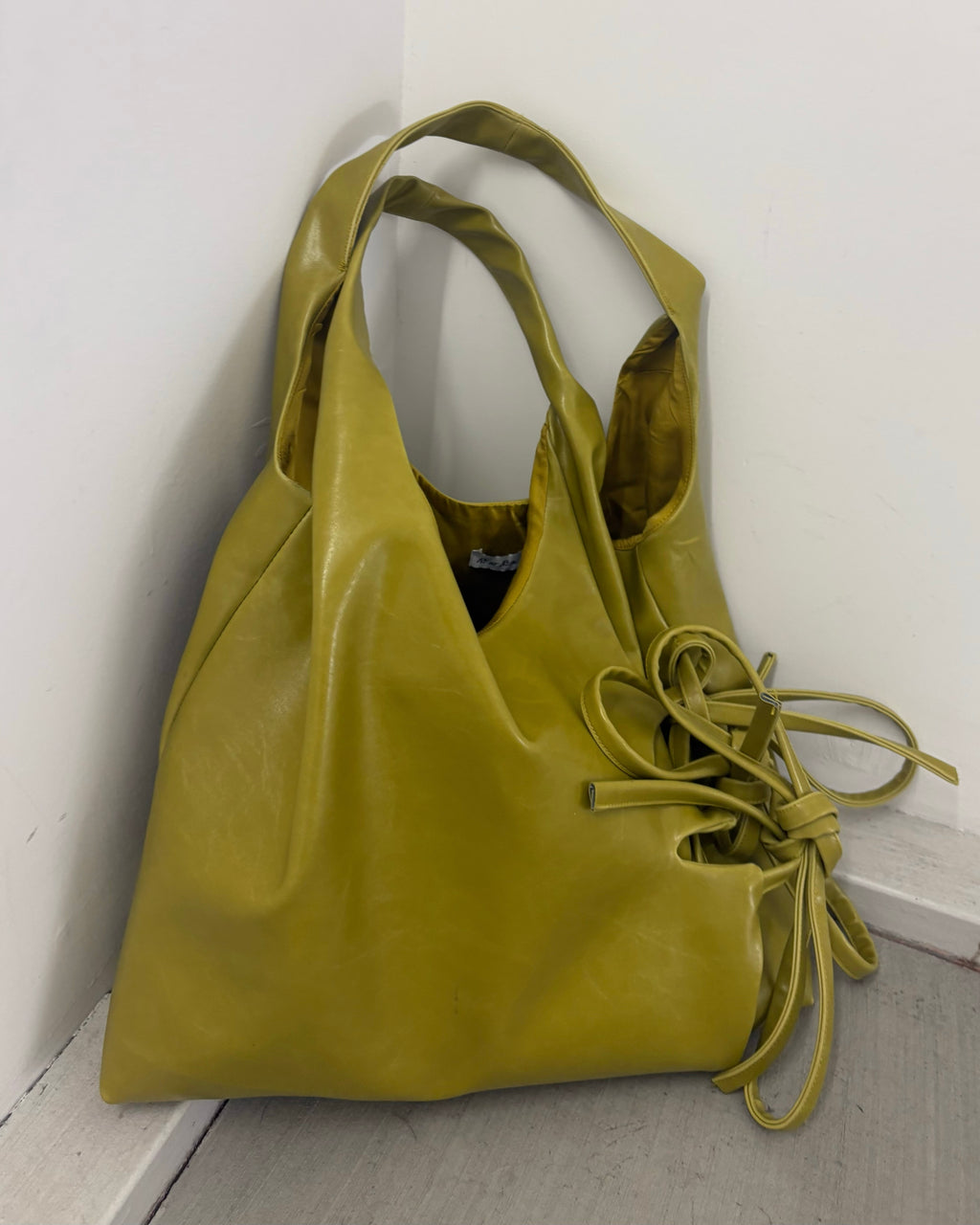 TIE LEATHER TOTE (MUSTARD)